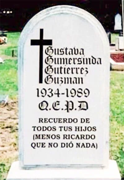 Image 17: Hasta el nombre de la difunta es gracioso en esta lápida