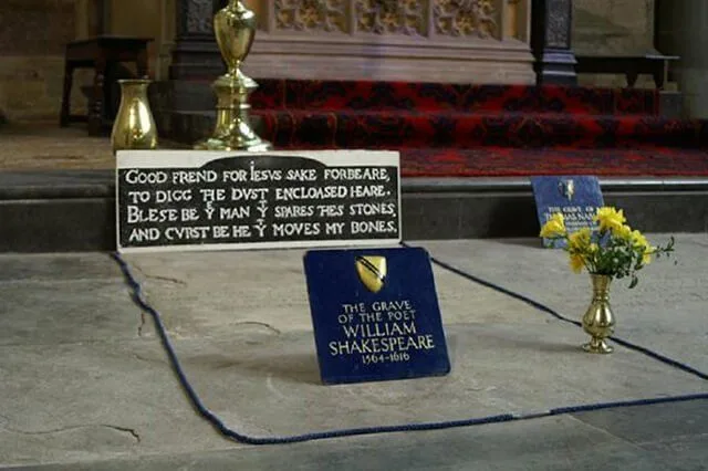 Image 4: Lápida de William Shakespeare