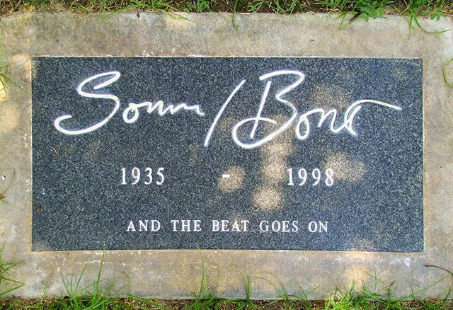 Image 25: Lápida de Sonny Bono