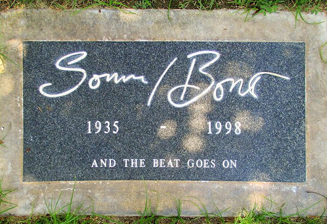 Lápida de Sonny Bono